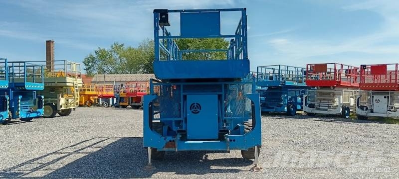 Genie GS4390 - 15,11m, diesel, 4x4 Ножничные подъемники