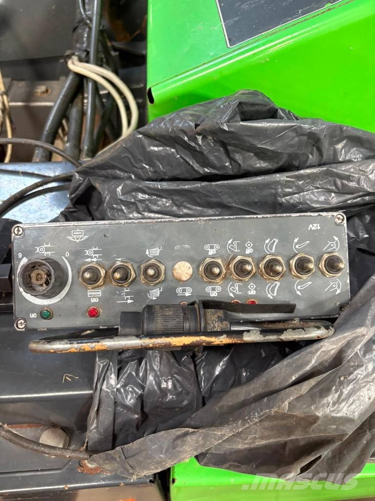 Deutz-Fahr FE 6.37 Samoutovarne prikolice
