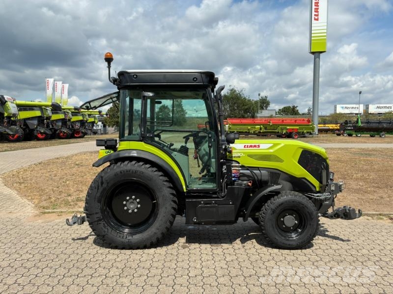 CLAAS NEXOS 220 S Τρακτέρ