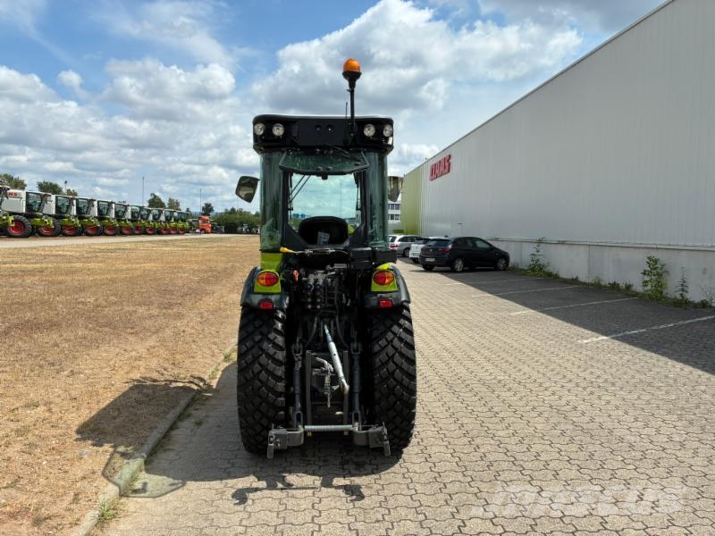CLAAS NEXOS 220 S Τρακτέρ