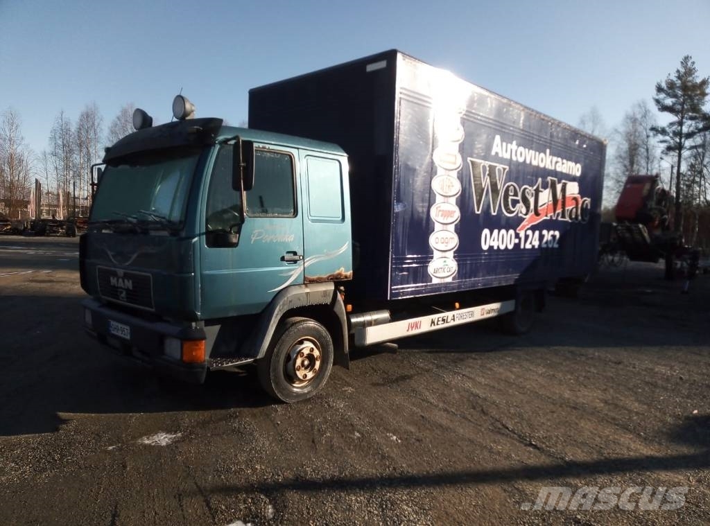 MAN Kevytkuorma auto Outro