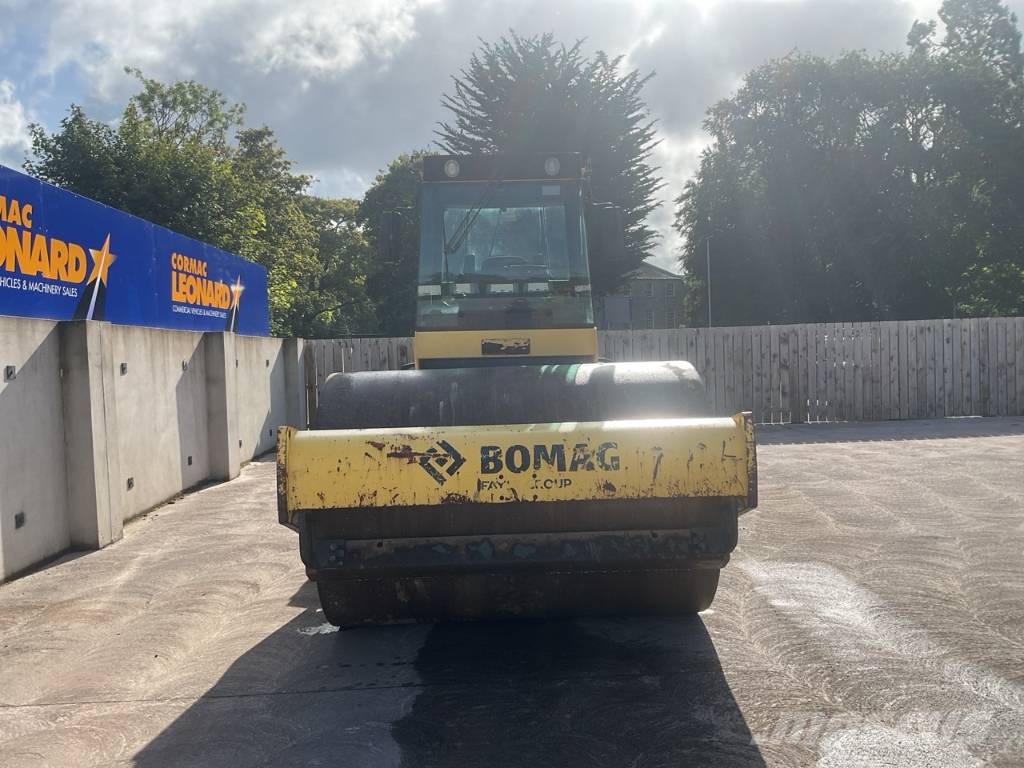 Bomag BW 213 D H-4 i ضاغطات التربة