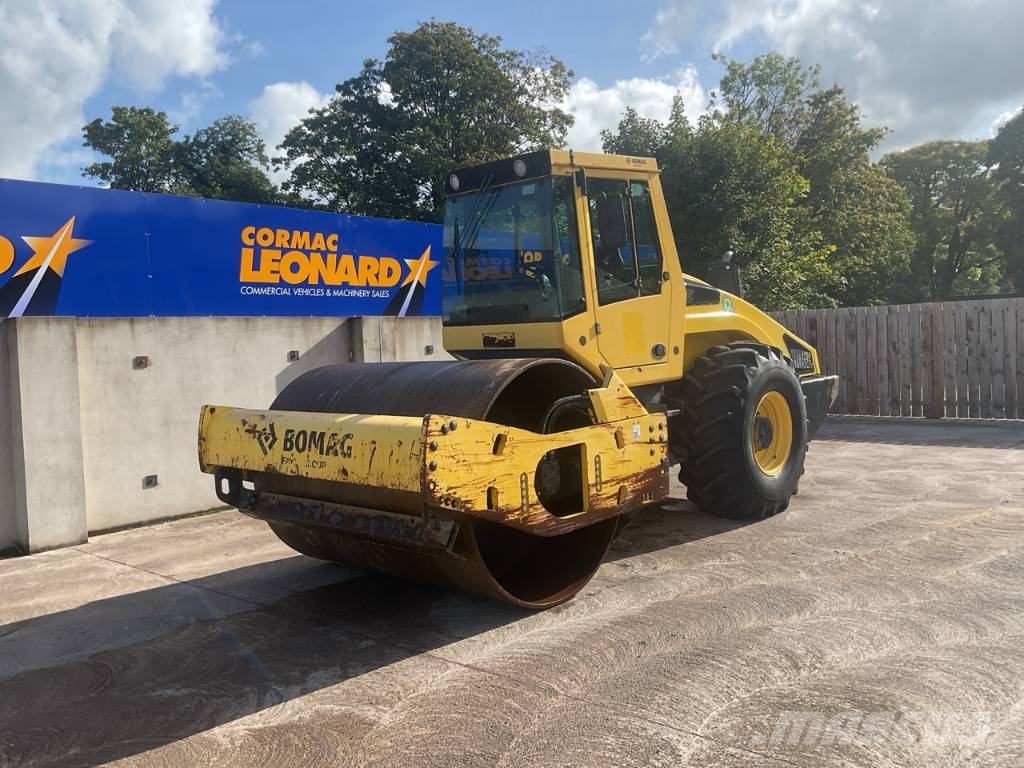 Bomag BW 213 D H-4 i ضاغطات التربة