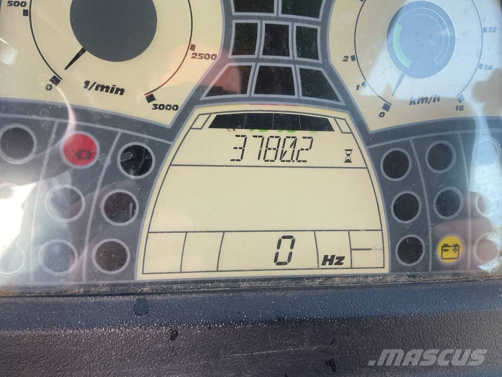 Bomag BW 213 D H-4 i ضاغطات التربة