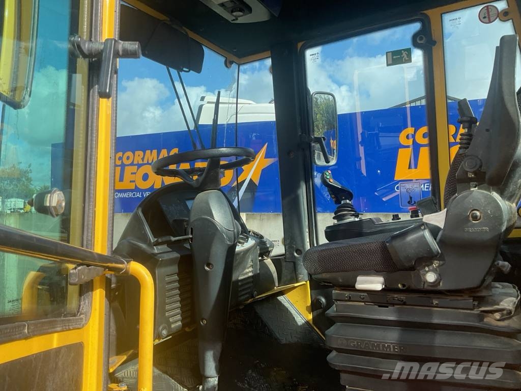 Bomag BW 213 D H-4 i ضاغطات التربة