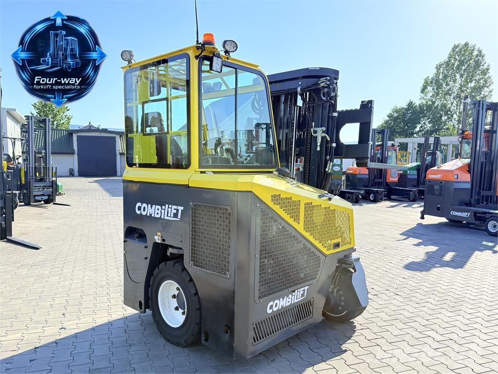 Combilift CB4000 | DIESEL | 5200 MM TRIPLEX MAST | FORK POSI 4 vías o cuatro caminos