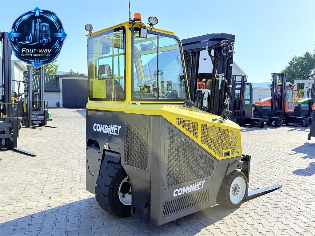 Combilift CB4000 | DIESEL | 5200 MM TRIPLEX MAST | FORK POSI 4 vías o cuatro caminos