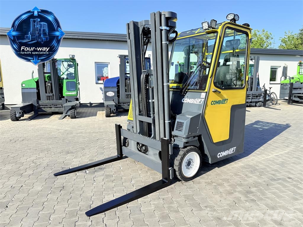 Combilift CB4000 | DIESEL | 5200 MM TRIPLEX MAST | FORK POSI 4 vías o cuatro caminos
