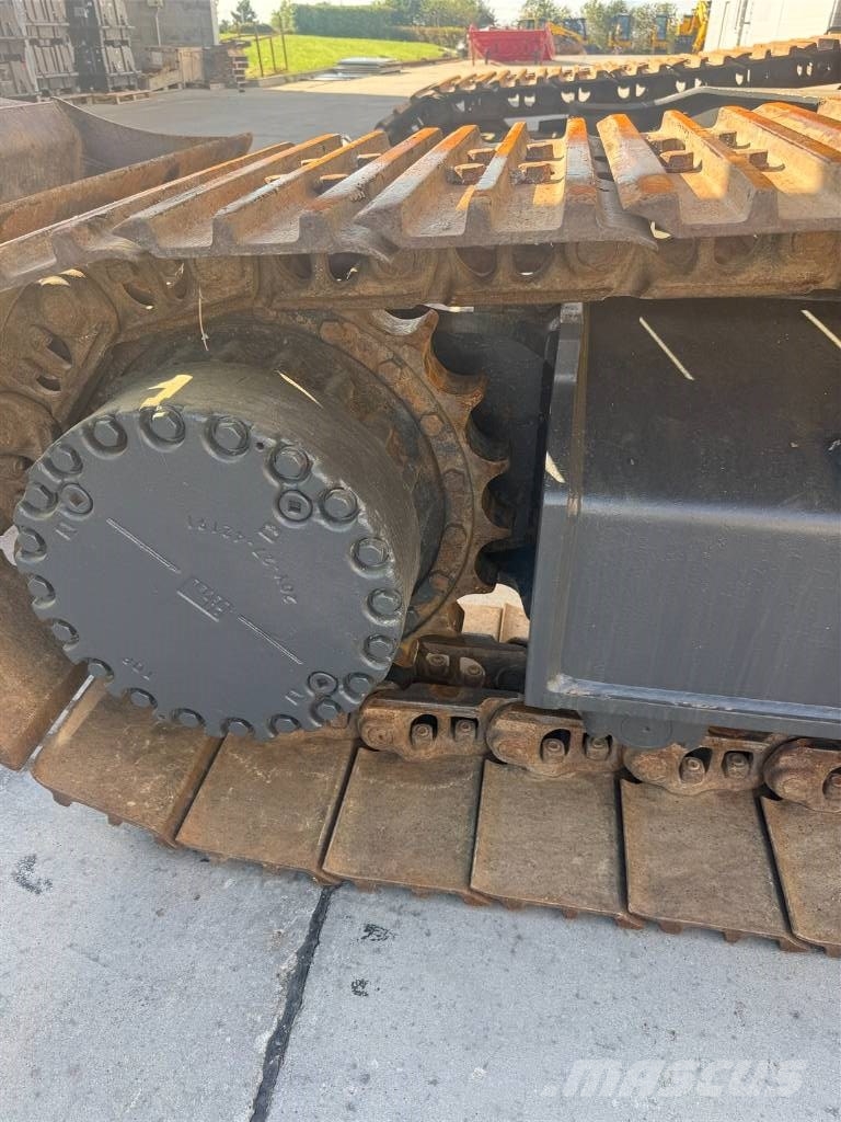 Komatsu PC 240 NLC-11 履带挖掘机