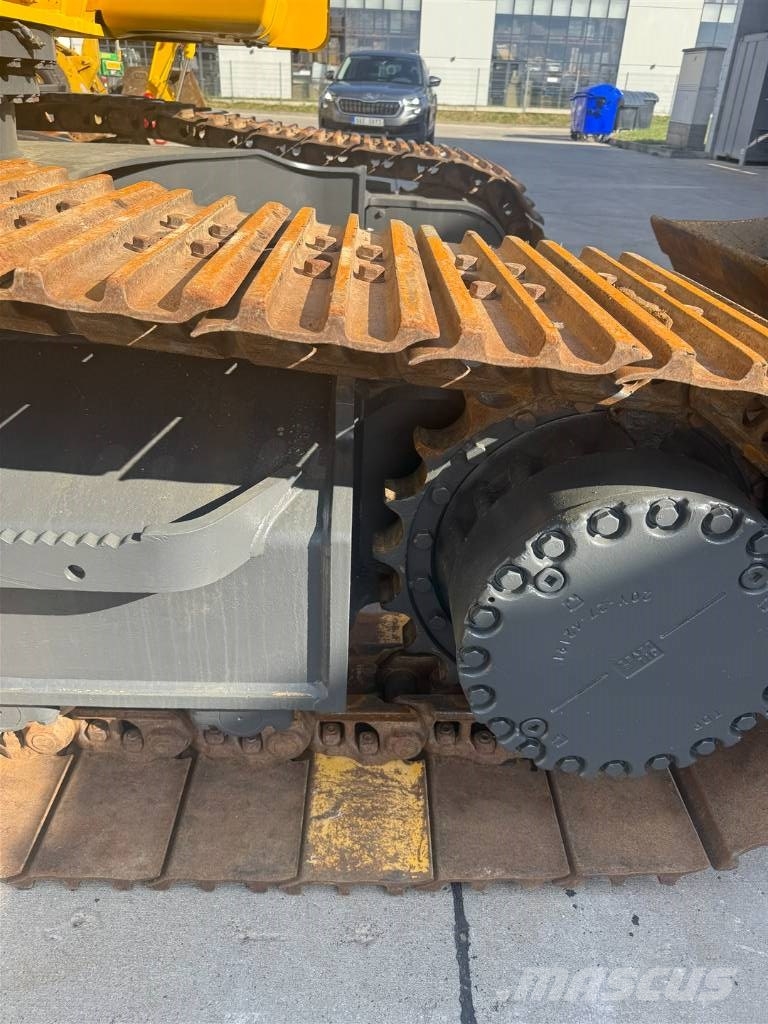 Komatsu PC 240 NLC-11 履带挖掘机
