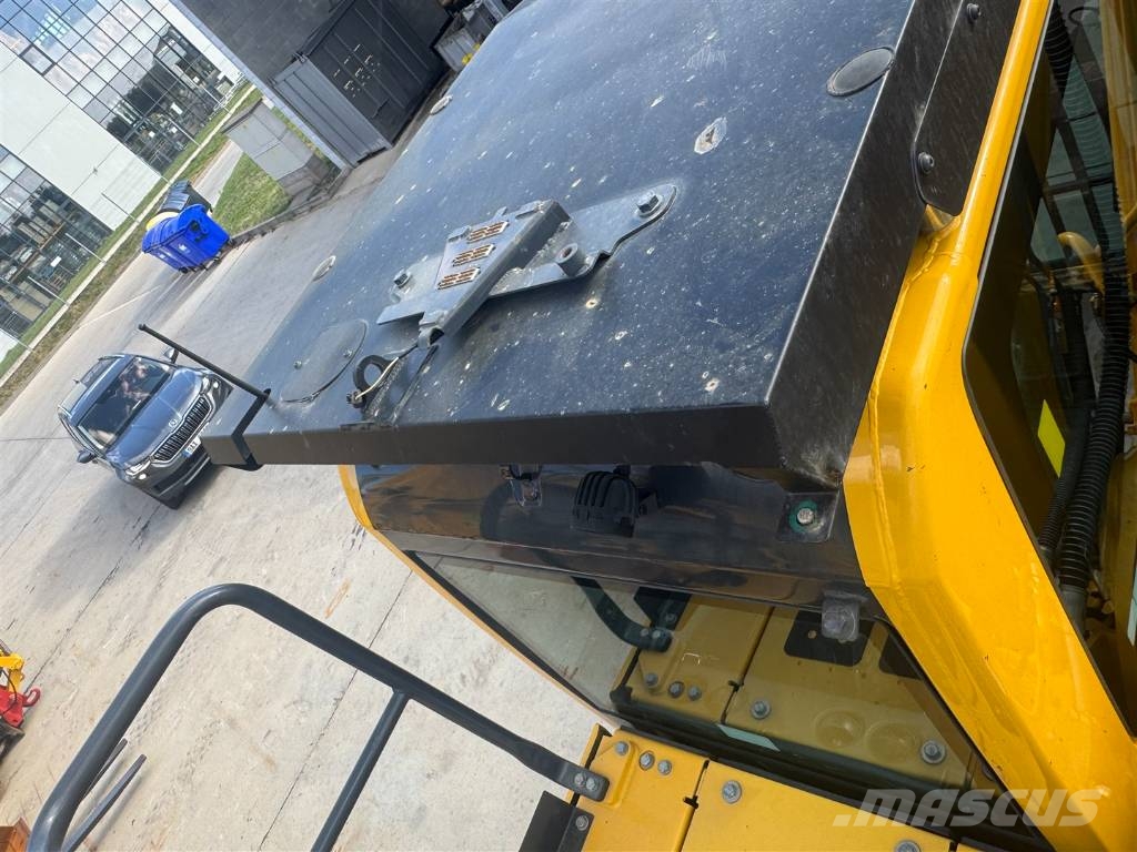Komatsu PC 240 NLC-11 履带挖掘机
