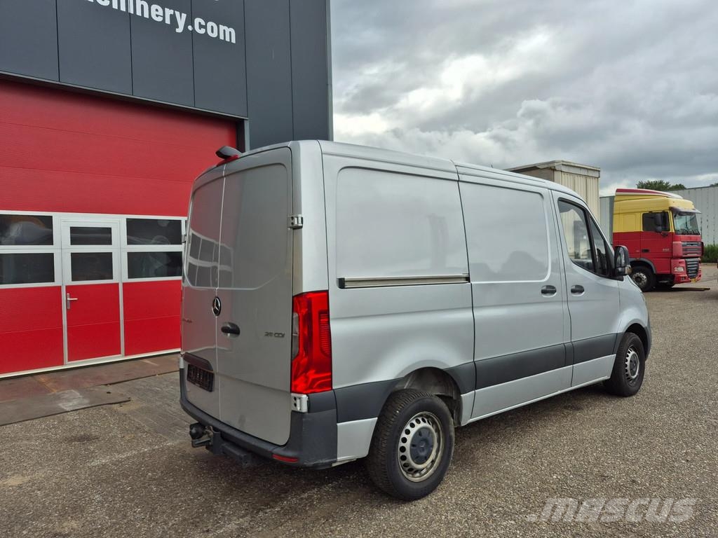 Mercedes-Benz Sprinter 211 Vehículos de caha cerrada