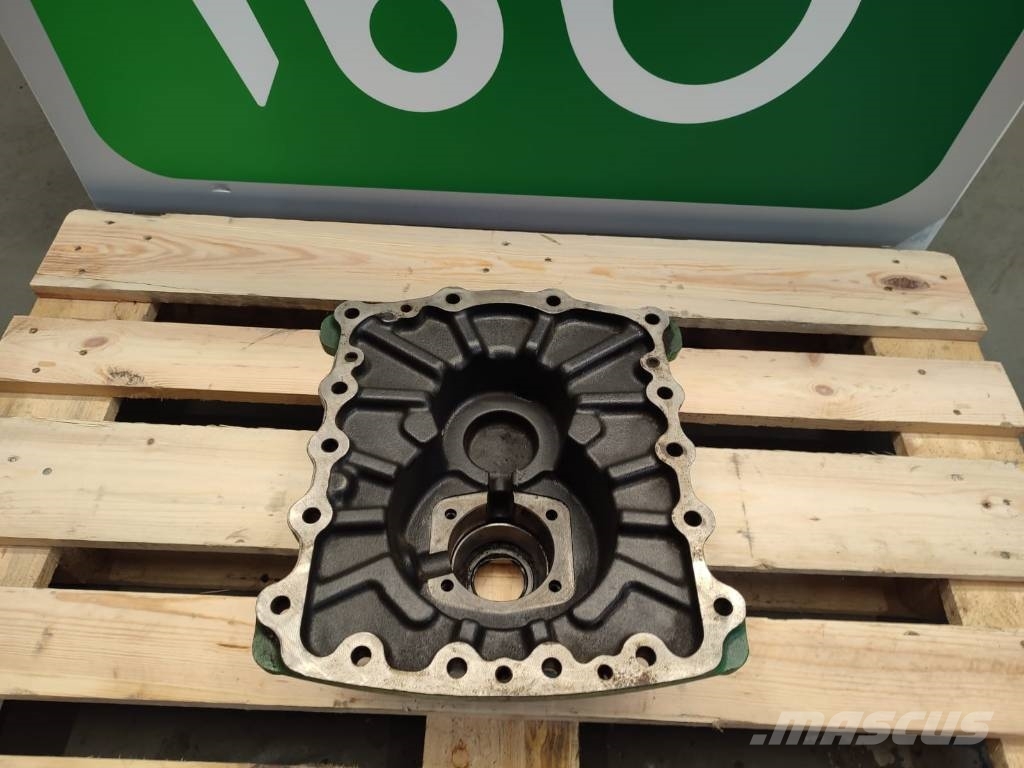 John Deere PTO housing R339005 JOHN DEERE 8345R Getriebe