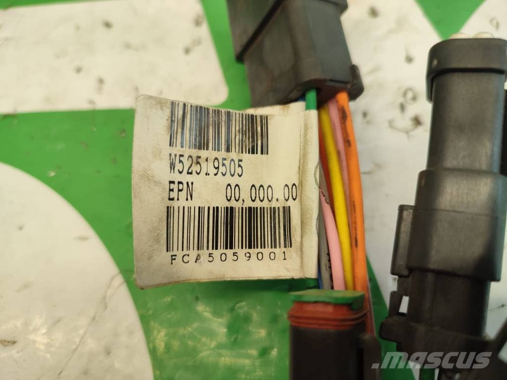 CAT 224-5059 CAT 330 C Plug Connector Wire Harness Sähkö ja elektroniikka