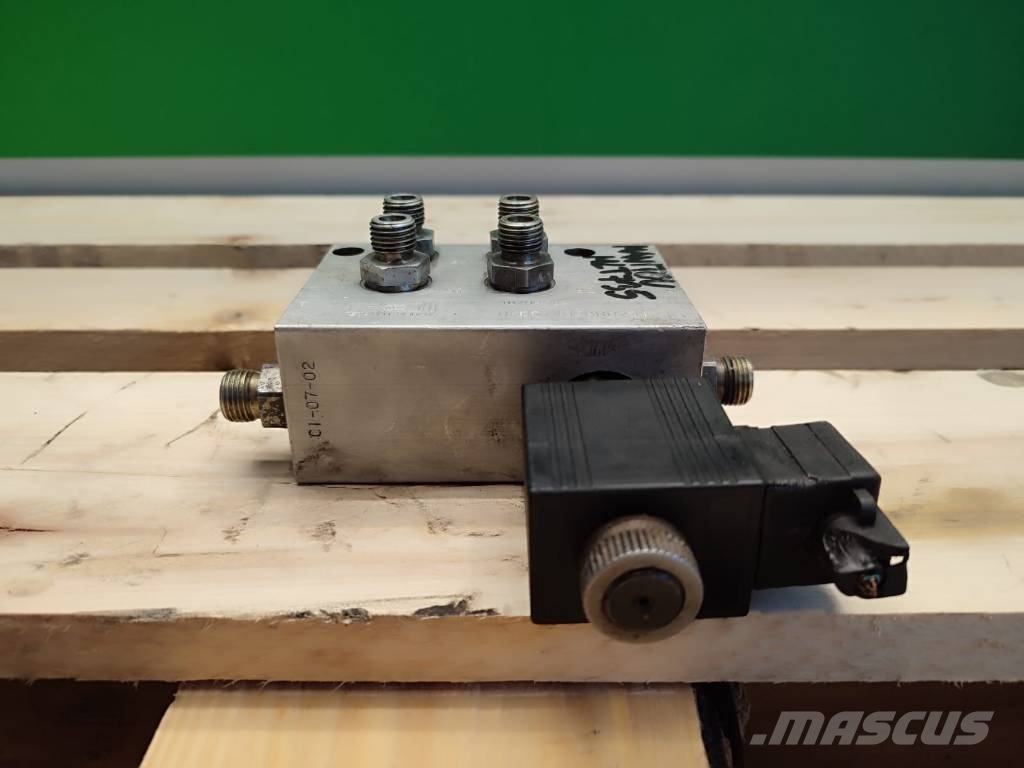 Manitou OFDC7403MN0201 Manitou MLT 735 hydraulic block Hydraulics