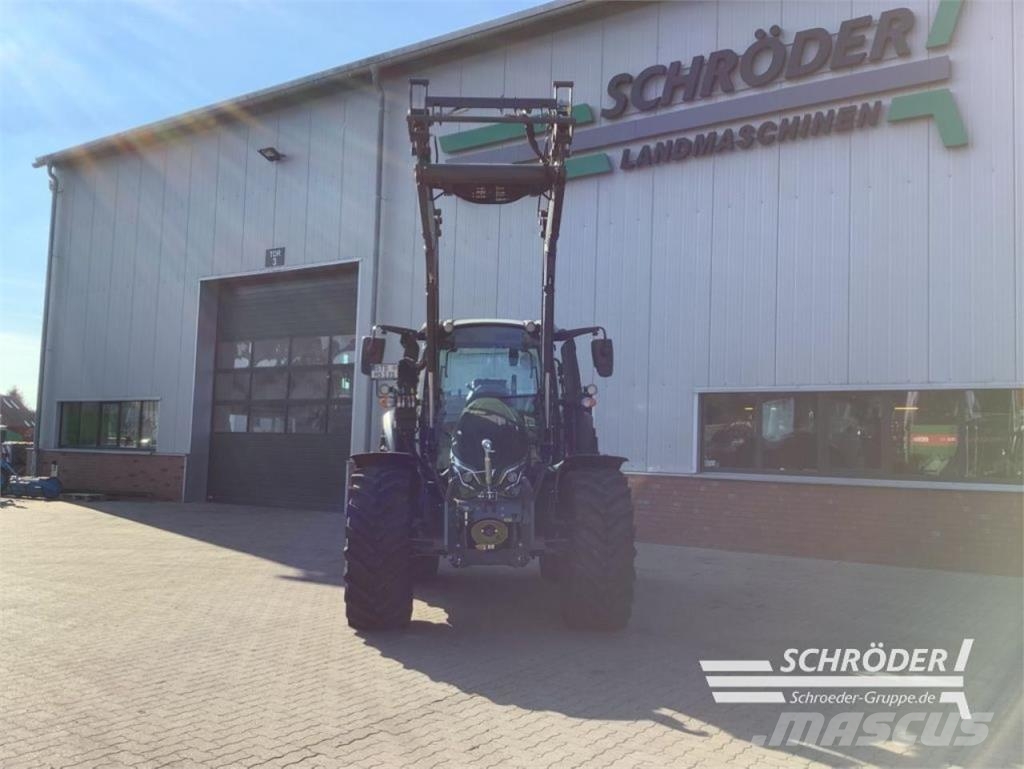 Valtra G 135 A Traktoren