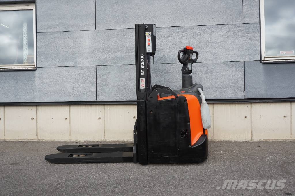 Toyota SPE120L 手推堆垛车
