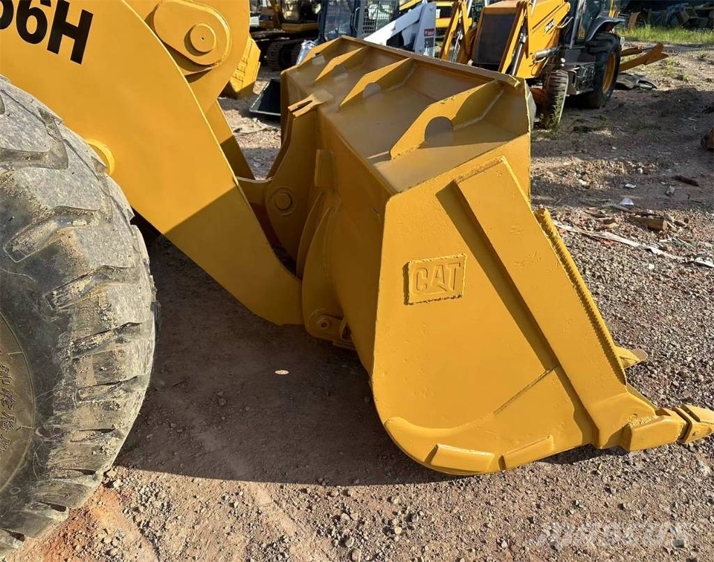 CAT 966H Kolesni nakladalci