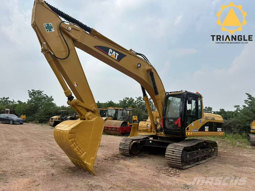 CAT 325 C Kāpurķēžu ekskavatori