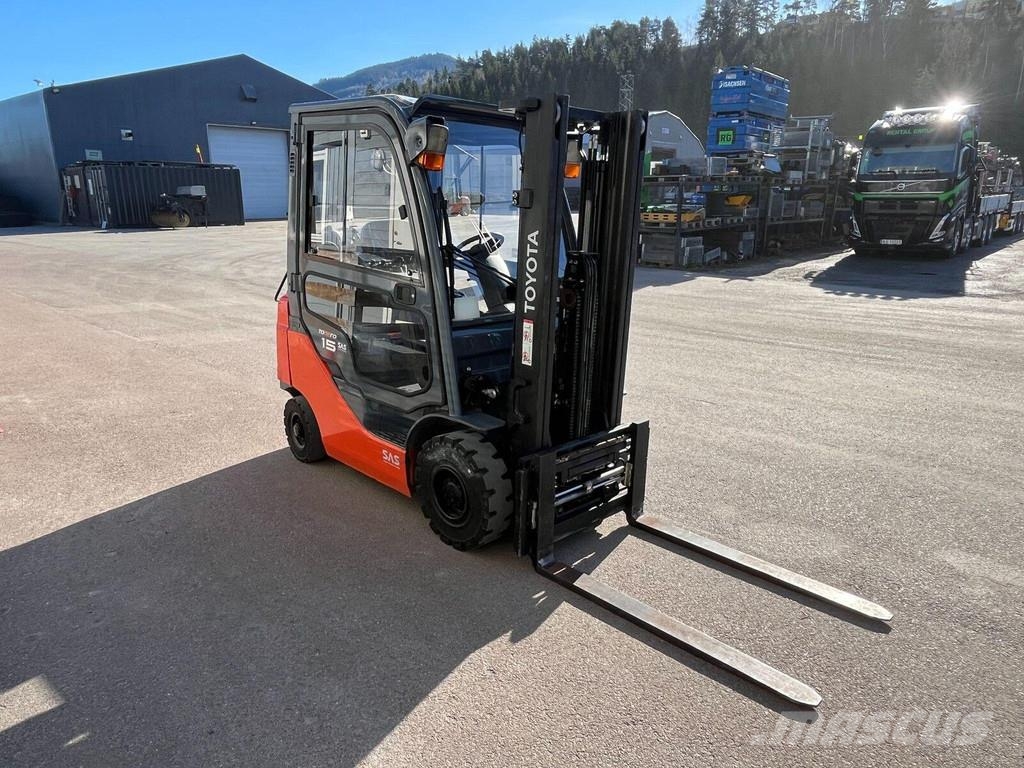 Toyota 02-8FGF15 LPG forklifts