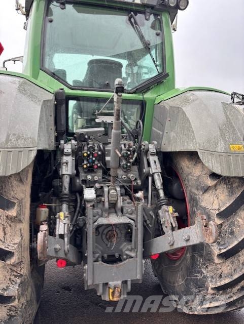 Fendt 828 SCR Profi Plus Трактори