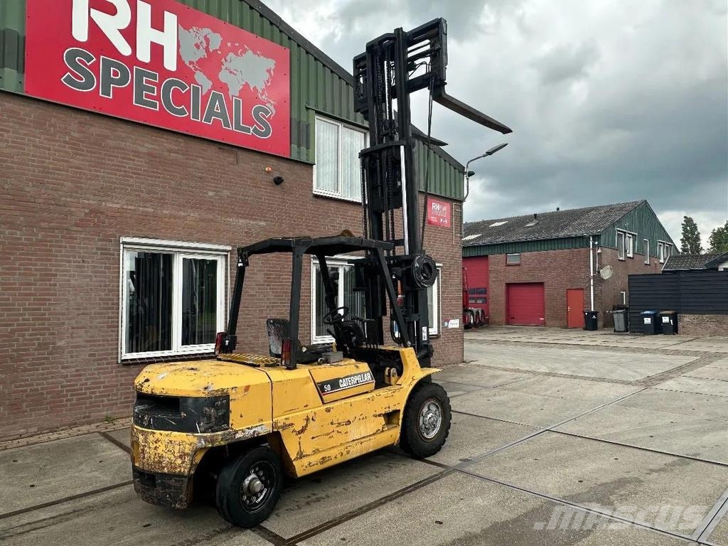 CAT DP50 + VORKVERSTELLERS + SIDE SHIFT Stivuitor diesel