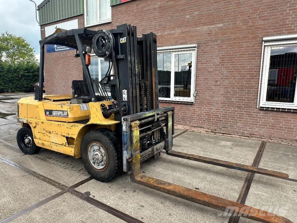 CAT DP50 + VORKVERSTELLERS + SIDE SHIFT Stivuitor diesel