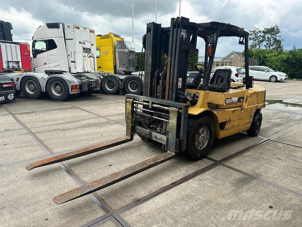 CAT DP50 + VORKVERSTELLERS + SIDE SHIFT Stivuitor diesel