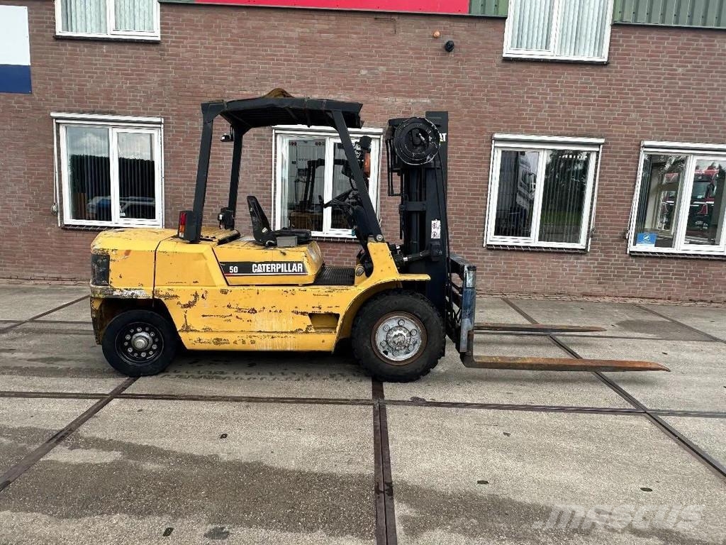 CAT DP50 + VORKVERSTELLERS + SIDE SHIFT Stivuitor diesel