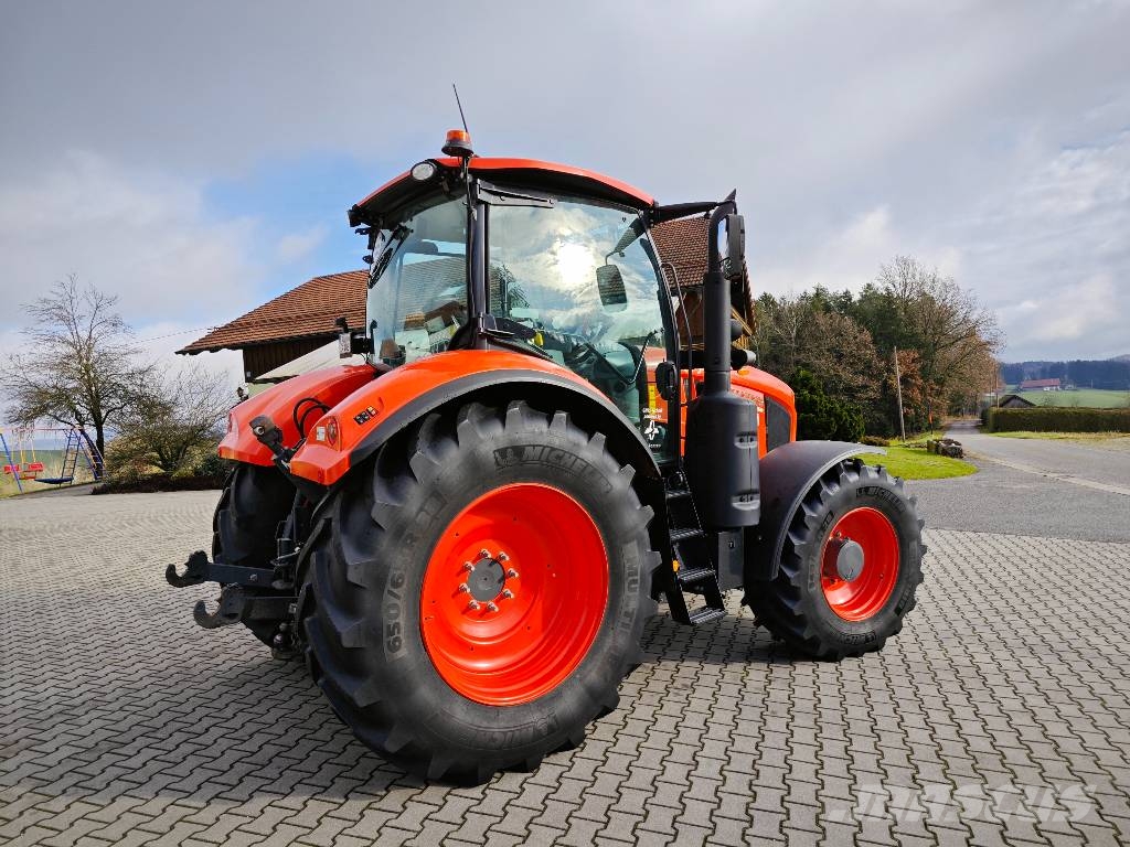 Kubota M 7-173 Premium KVT الجرارات