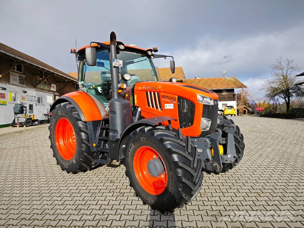 Kubota M 7-173 Premium KVT الجرارات