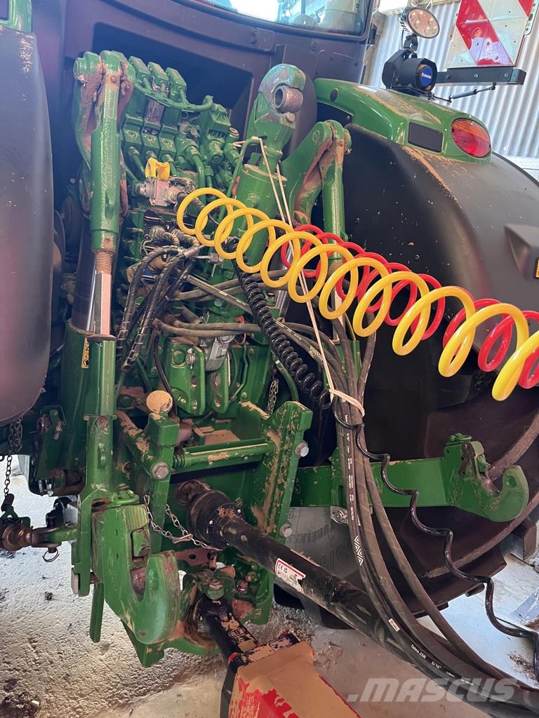 John Deere 6R230 الجرارات