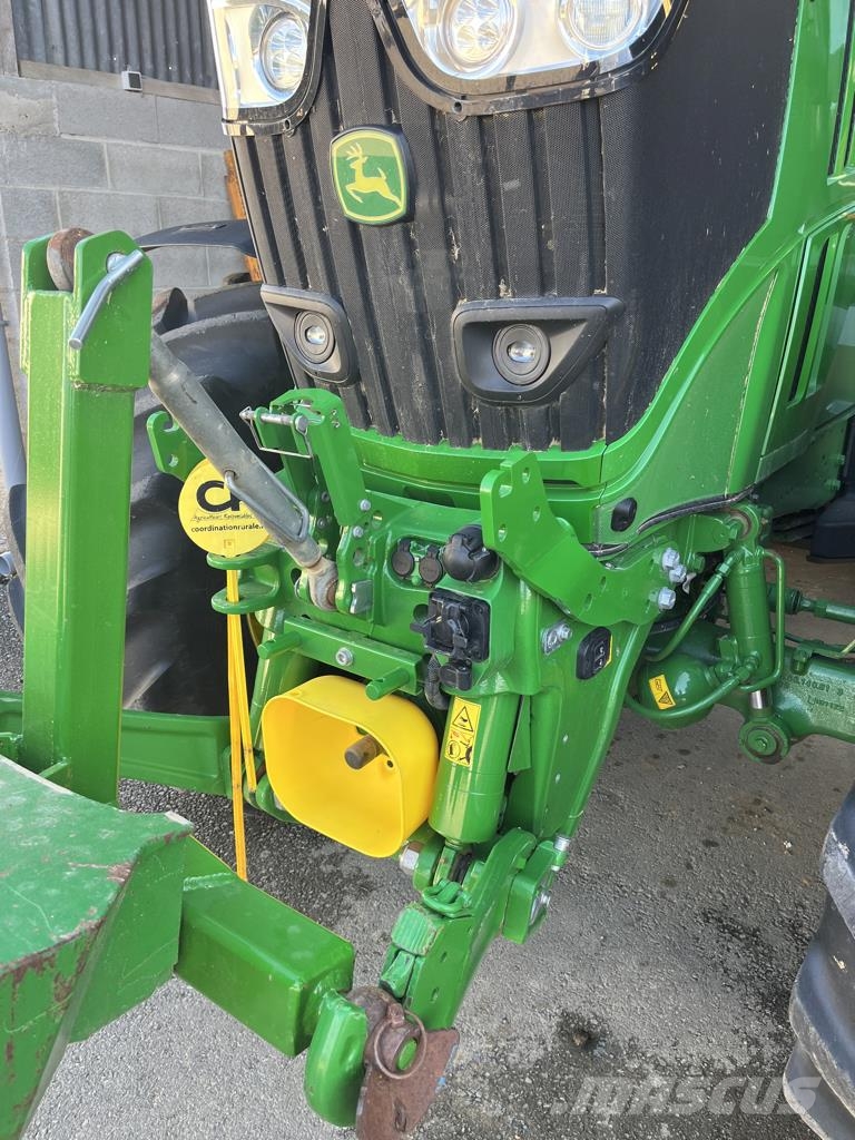 John Deere 6R230 الجرارات