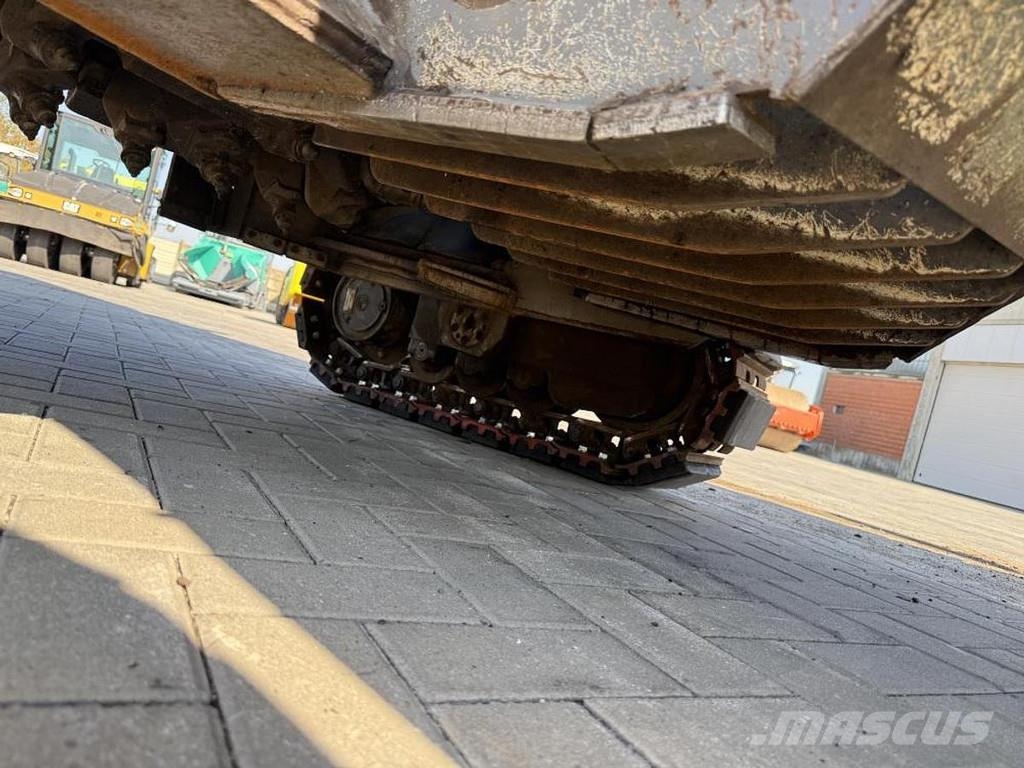 Wirtgen W 1300F アスファルトコールドミリングマシーン