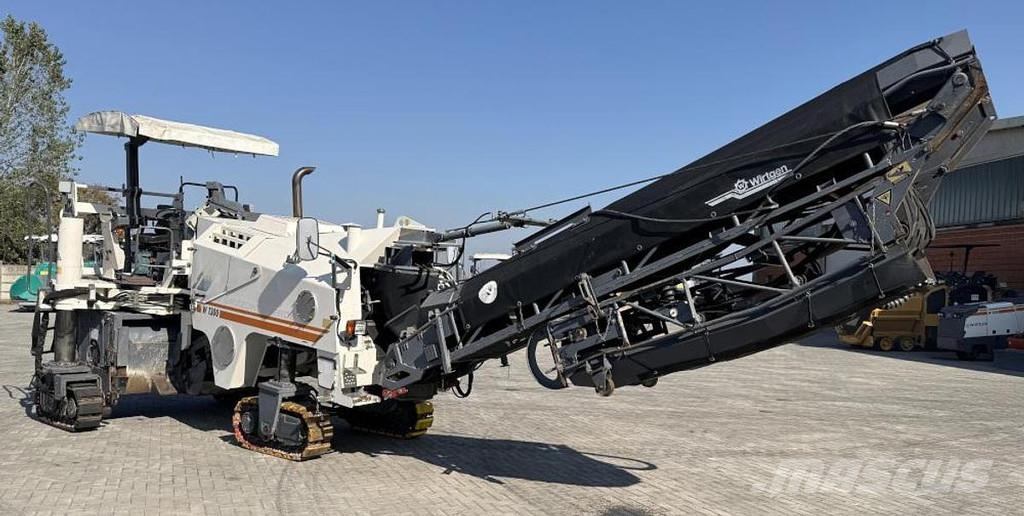 Wirtgen W 1300F アスファルトコールドミリングマシーン