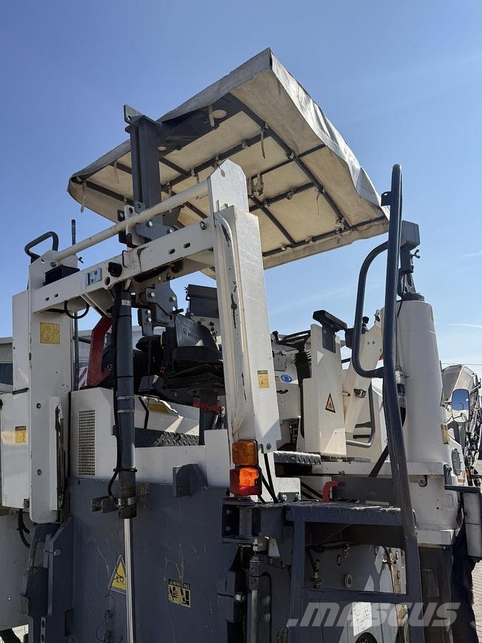 Wirtgen W 1300F アスファルトコールドミリングマシーン