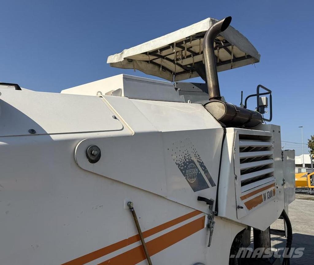 Wirtgen W 1300F アスファルトコールドミリングマシーン