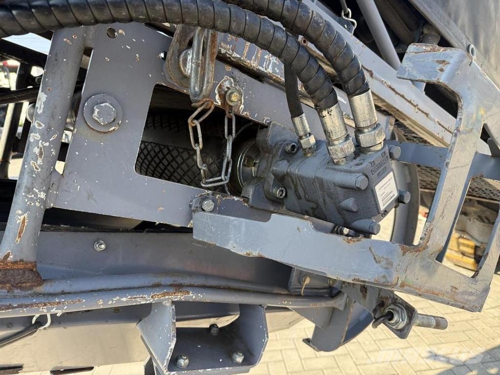 Wirtgen W 1300F アスファルトコールドミリングマシーン