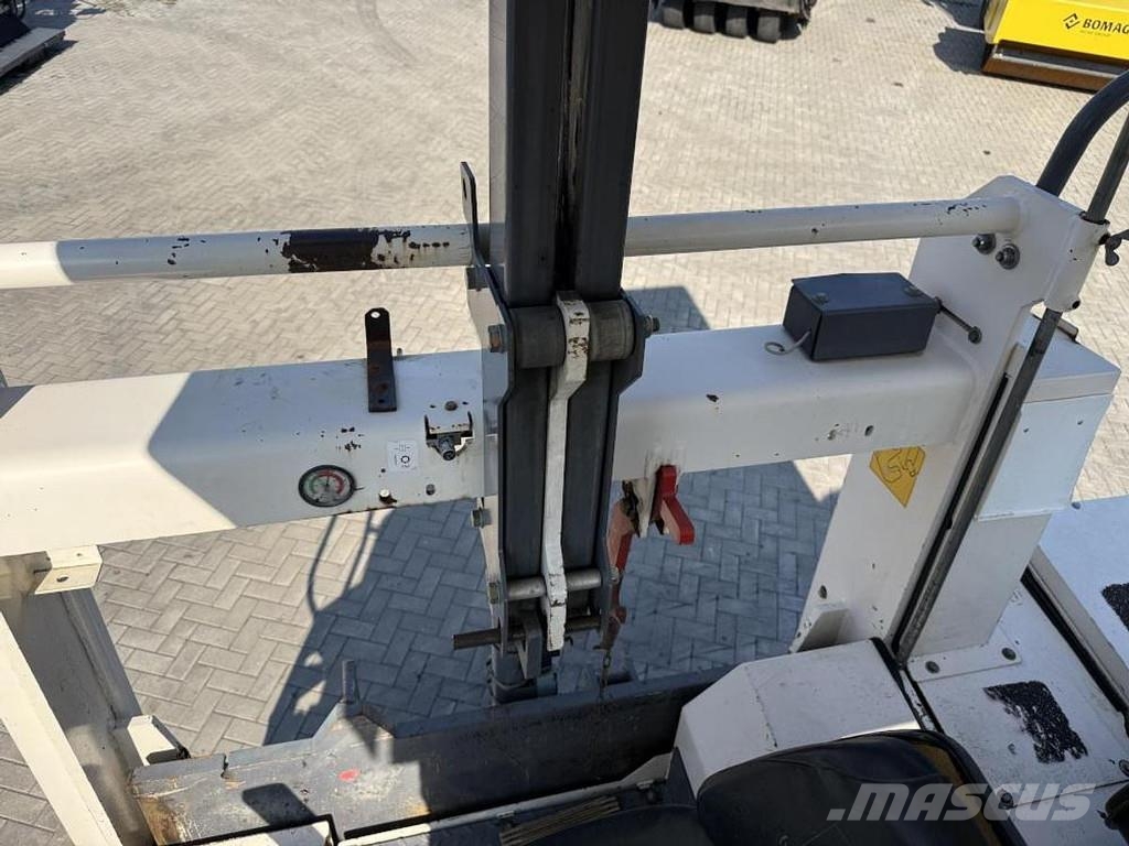 Wirtgen W 1300F アスファルトコールドミリングマシーン