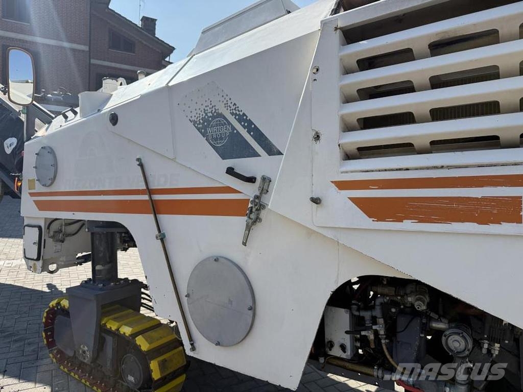 Wirtgen W 1300F アスファルトコールドミリングマシーン