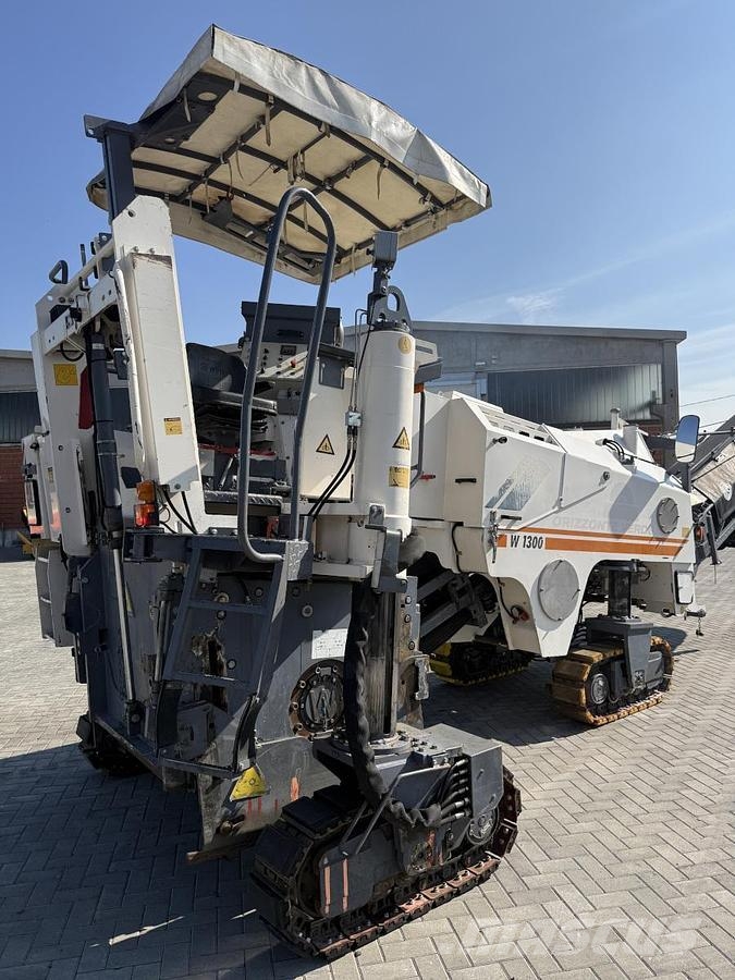 Wirtgen W 1300F アスファルトコールドミリングマシーン