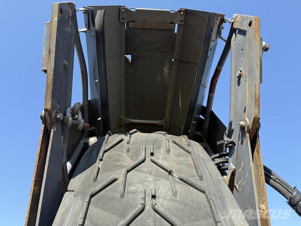 Wirtgen W 1300F アスファルトコールドミリングマシーン