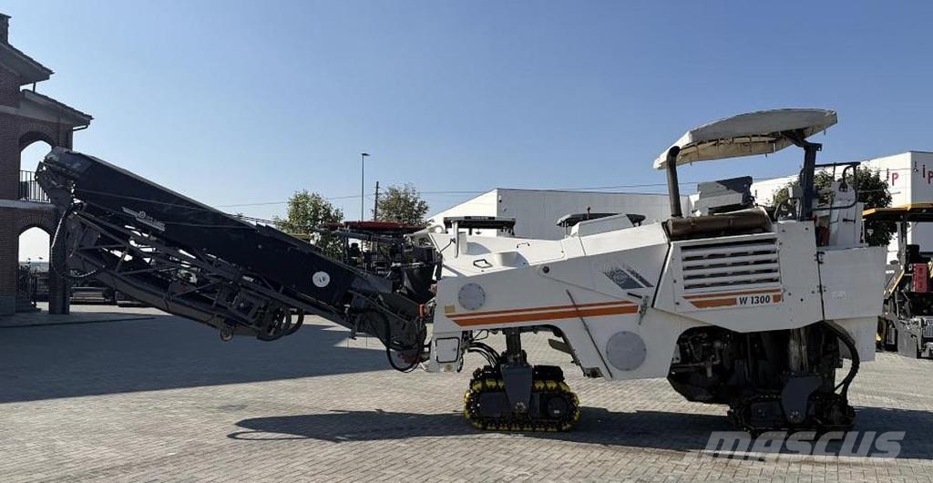 Wirtgen W 1300F アスファルトコールドミリングマシーン
