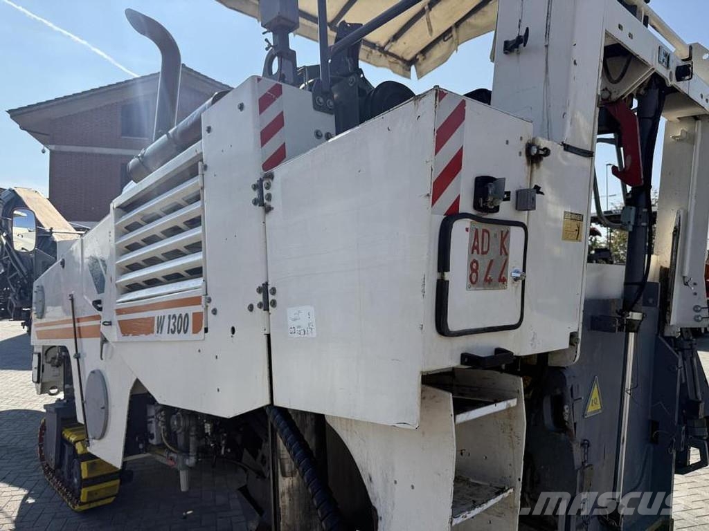 Wirtgen W 1300F アスファルトコールドミリングマシーン