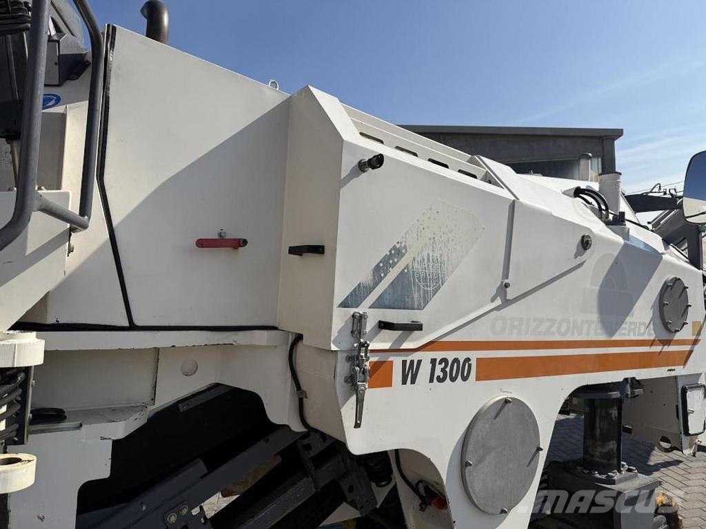 Wirtgen W 1300F アスファルトコールドミリングマシーン