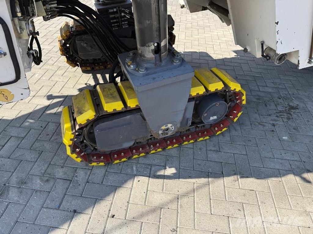 Wirtgen W 1300F アスファルトコールドミリングマシーン