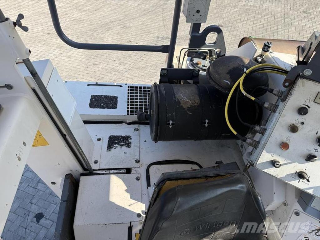 Wirtgen W 1300F アスファルトコールドミリングマシーン