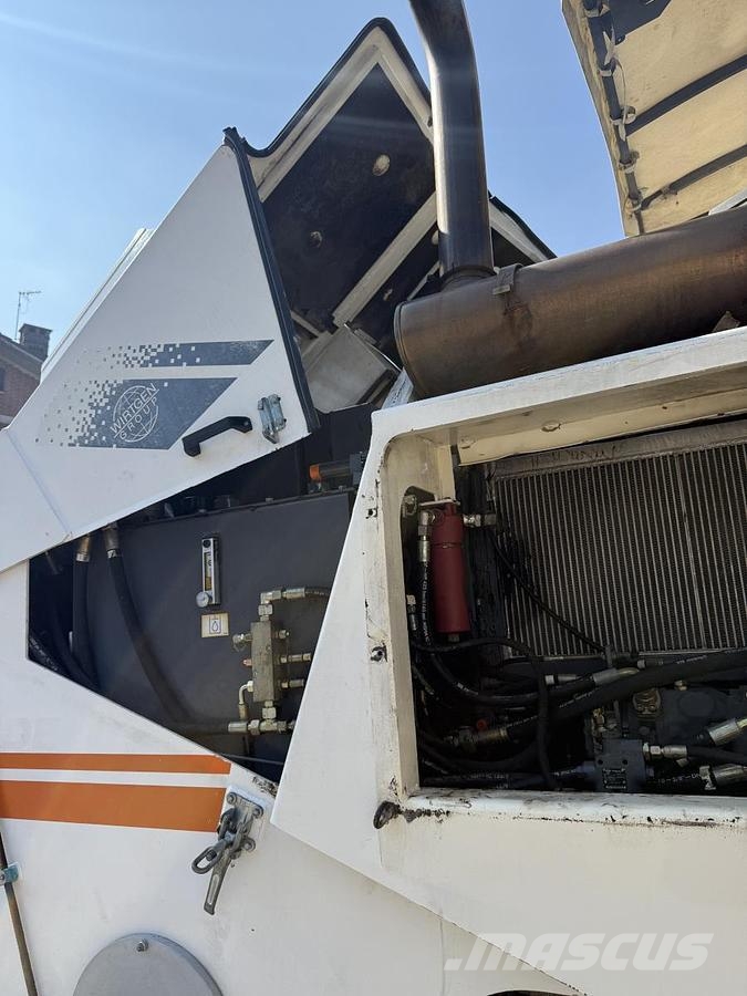 Wirtgen W 1300F アスファルトコールドミリングマシーン
