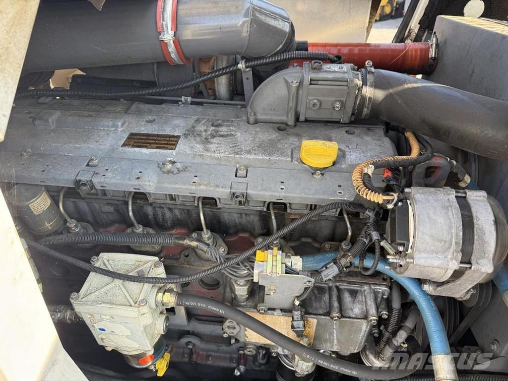 Wirtgen W 1300F アスファルトコールドミリングマシーン