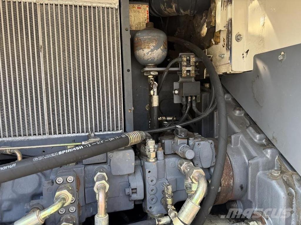 Wirtgen W 1300F アスファルトコールドミリングマシーン